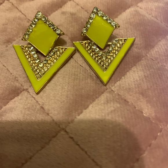 Earring - Picture 4 of 4